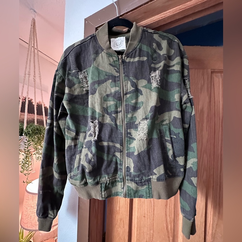 Camo zip up